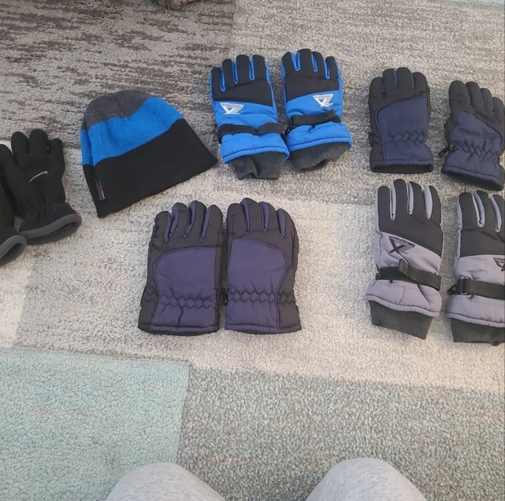 Kids Blue and Black Winter Mittens